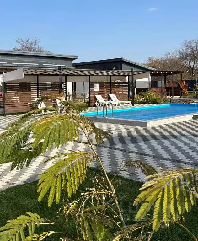 Дом в Адыгея, Майкопский район, Абадзехская ст-ца ул. Крылова (80 м) - Фото 1