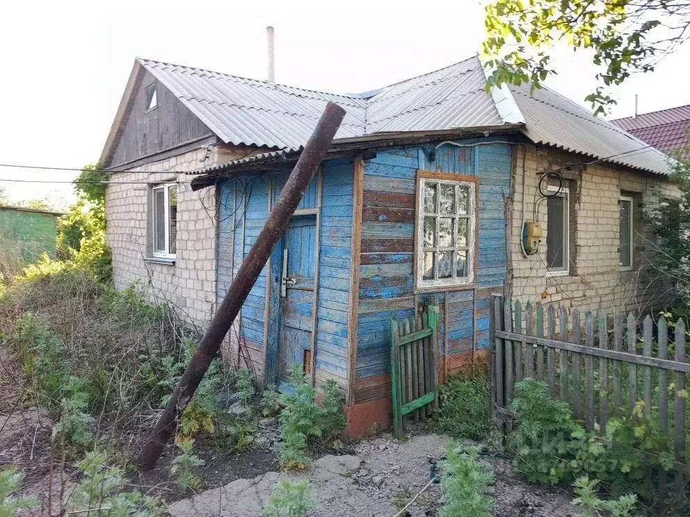 Дом в Ростовская область, Каменск-Шахтинский Лиховской мкр, пер. ... - Фото 0
