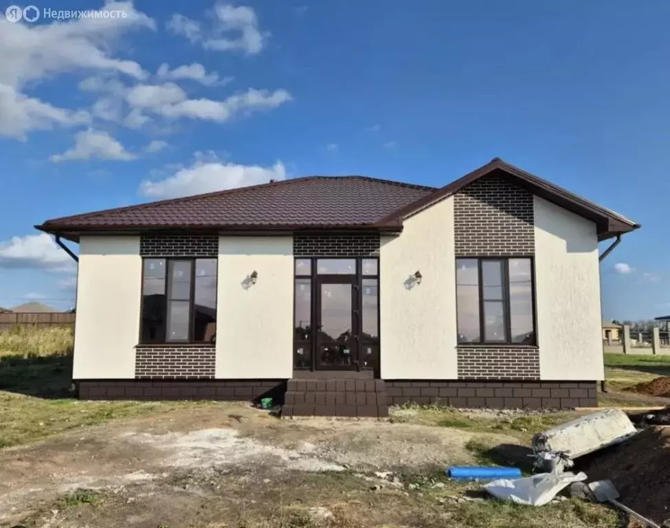 Дом в посёлок Комсомольский, улица Гайдара (120 м) - Фото 1