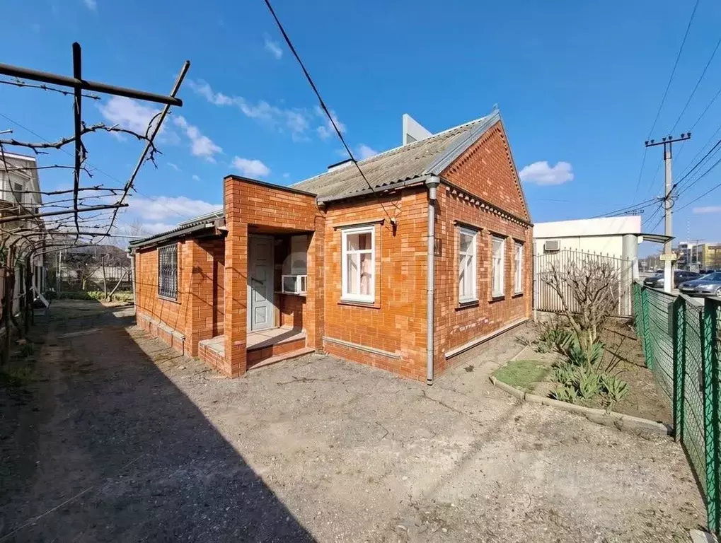 Дом в Краснодарский край, Славянск-на-Кубани ул. Ковтюха, 52 (50 м) - Фото 2