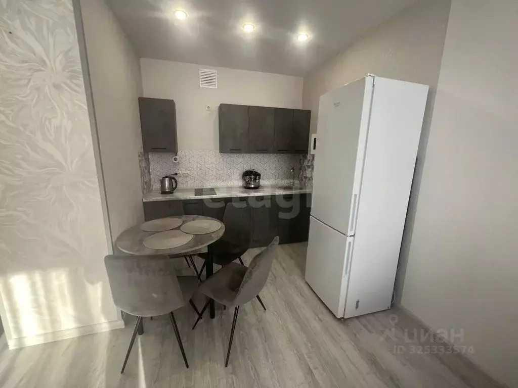 1-к кв. Тюменская область, Тюмень ул. Александра Звягина, 7 (40.0 м) - Фото 1