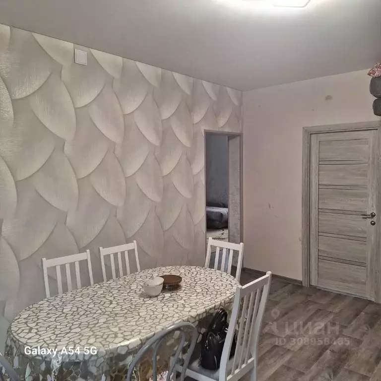 Дом в Омская область, Омск ул. 8-я Западная, 1 (1000 м) - Фото 0