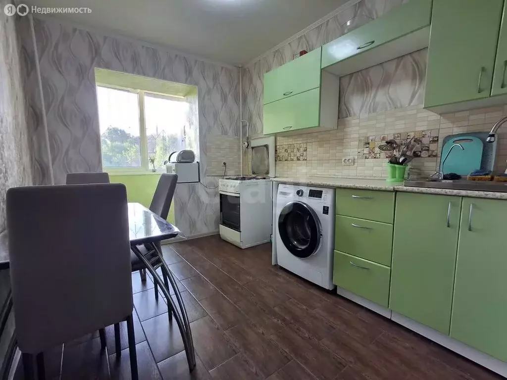 3-комнатная квартира: Энгельс, улица Тельмана, 3А (61.3 м) - Фото 1