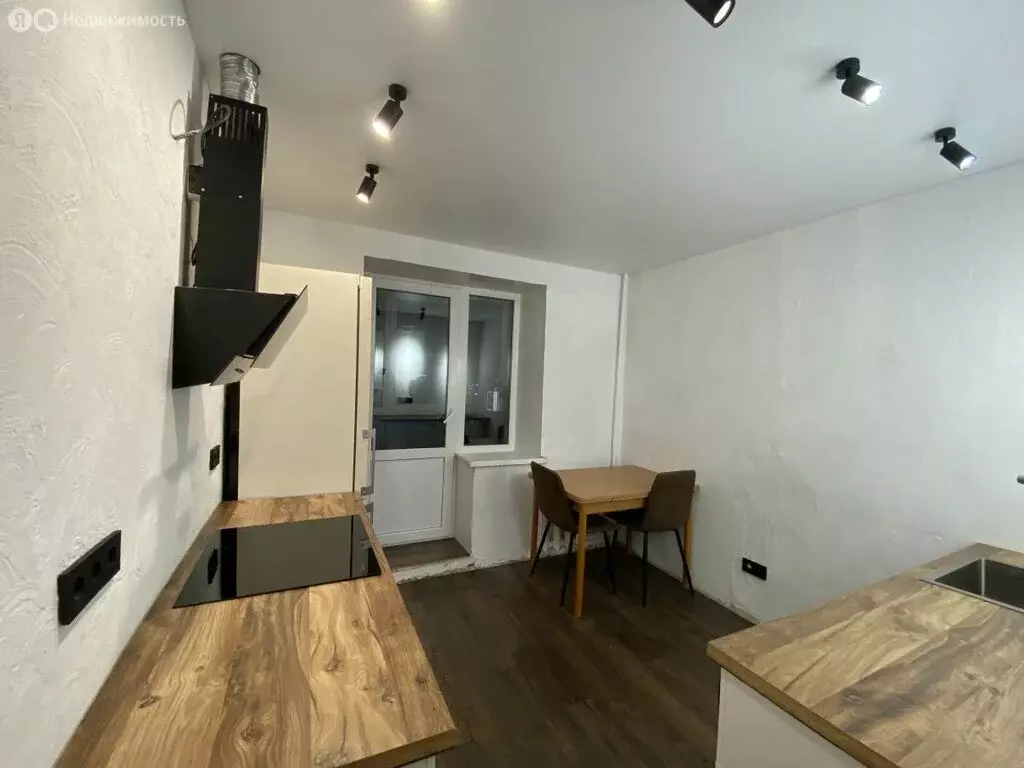 2-комнатная квартира: Мурманск, улица Карла Либкнехта, 54 (49.3 м) - Фото 2