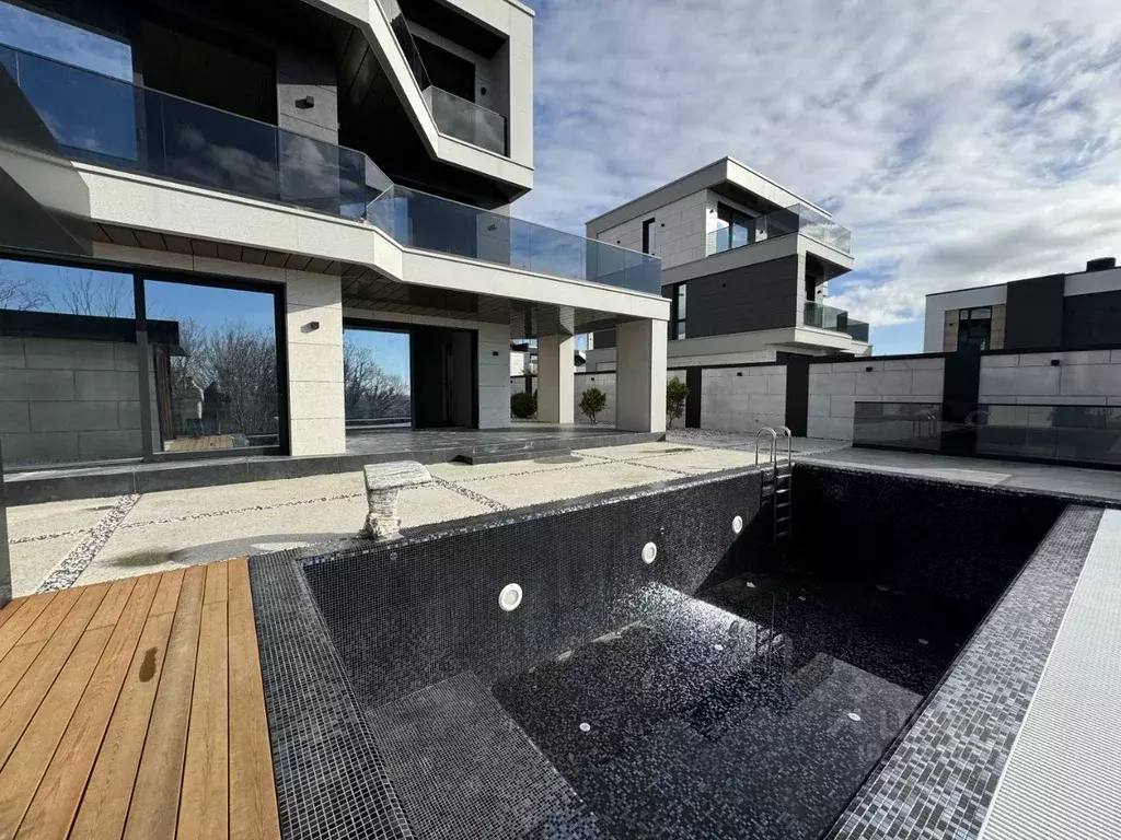 Дом в Краснодарский край, Сочи ул. Ворошиловградская (310 м) - Фото 1