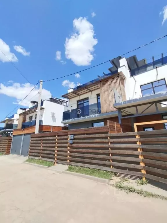 Таунхаус в Воронежская область, Воронеж Первое Мая мкр, ул. ... - Фото 1