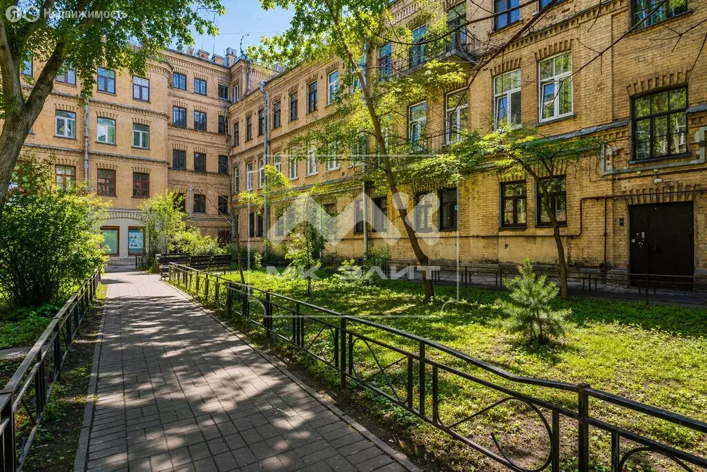 4-комнатная квартира: Санкт-Петербург, 6-я линия Васильевского ... - Фото 1