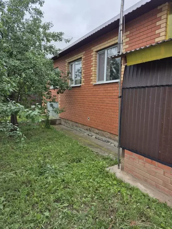 Дом в Самарская область, Кинель Российская ул., 9В (140 м) - Фото 0