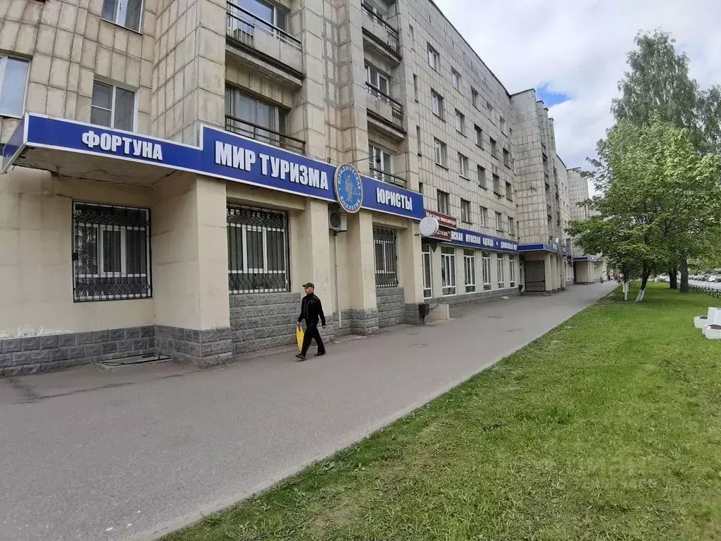 Торговая площадь в Ленинградская область, Тихвин 3-й мкр, 2/3 (42 м) - Фото 1