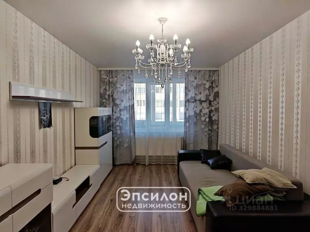 3-к кв. Курская область, Курск просп. Хрущева, 28 (76.5 м) - Фото 1