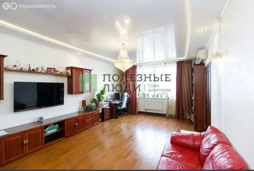 4-комнатная квартира: Ижевск, улица 10 лет Октября, 17 (126 м) - Фото 1