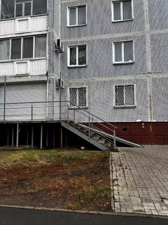 Помещение свободного назначения в Татарстан, Нижнекамск просп. ... - Фото 1