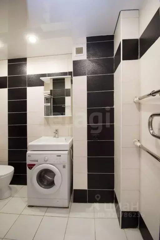 1-к кв. Калужская область, Калуга бул. Солнечный, 10 (36.4 м) - Фото 1