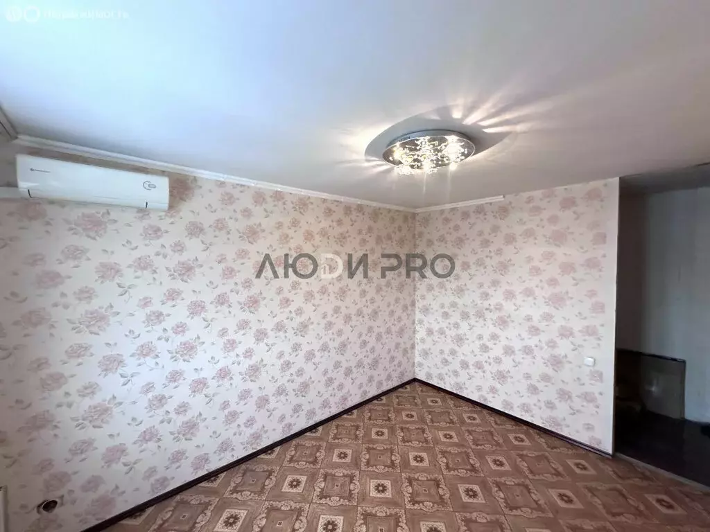 3-комнатная квартира: Энгельс, Полтавская улица, 9Б (59.3 м) - Фото 1