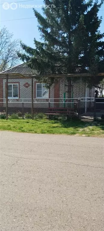 Дом в село Большой Бейсуг, улица Деркача, 25 (72.5 м) - Фото 0