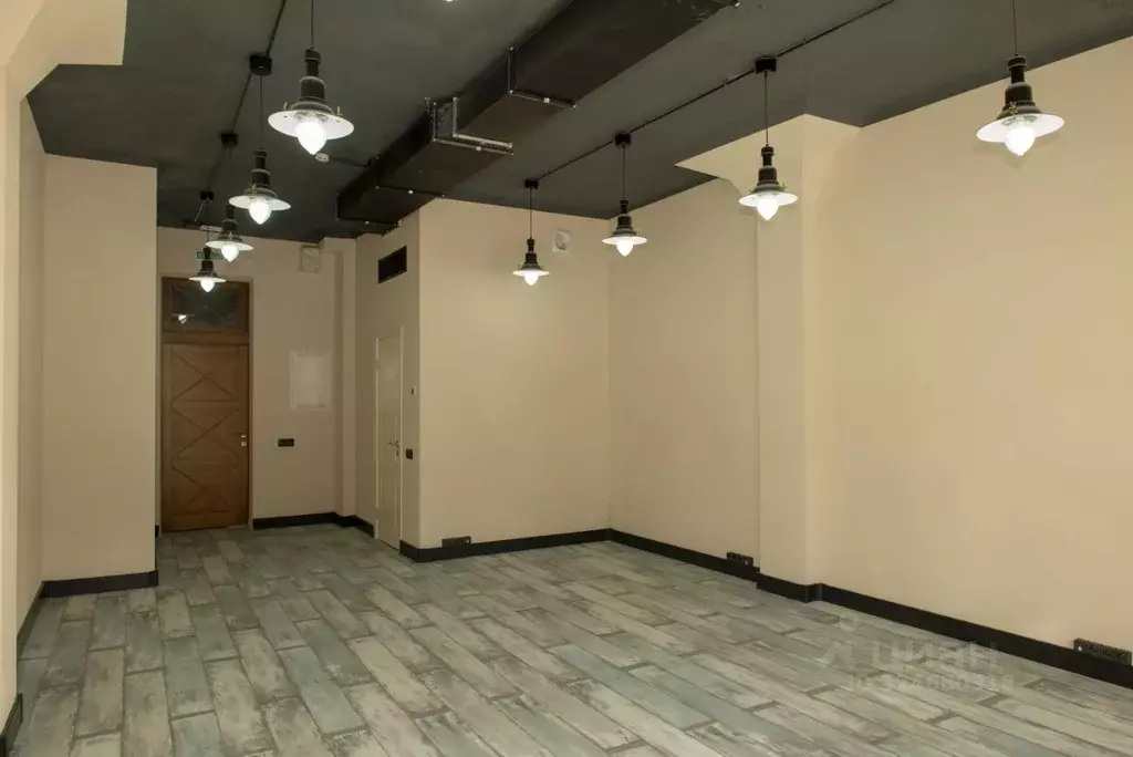 Офис в Севастополь ул. Портовая, 17 (42 м) - Фото 2