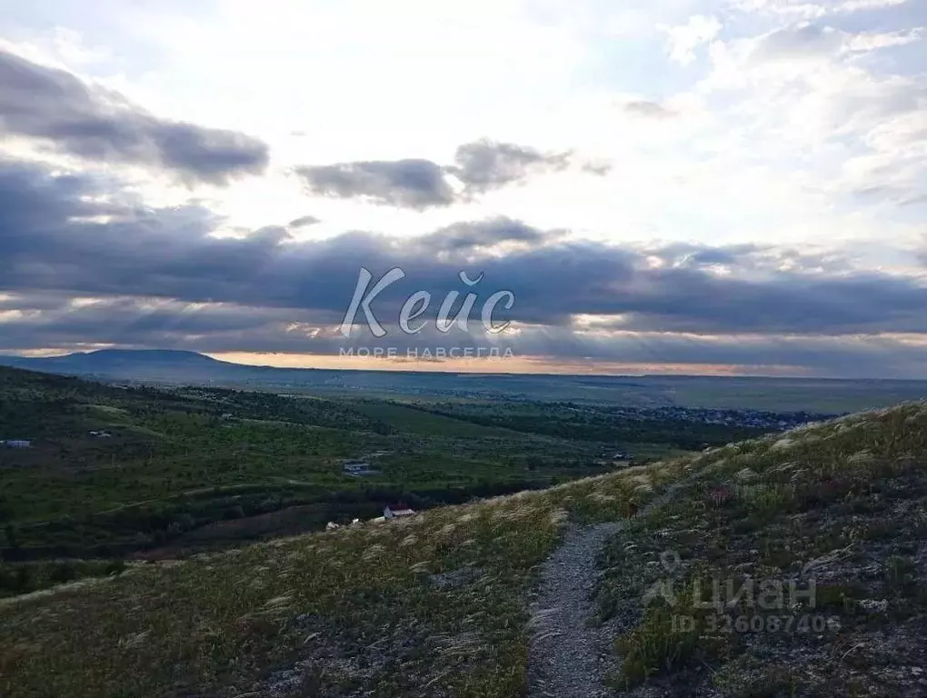 Участок в Крым, Феодосия муниципальный округ, с. Солнечное ул. ... - Фото 1