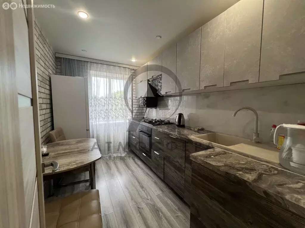 2-комнатная квартира: Апшеронск, улица Ленина, 29 (54.1 м) - Фото 2