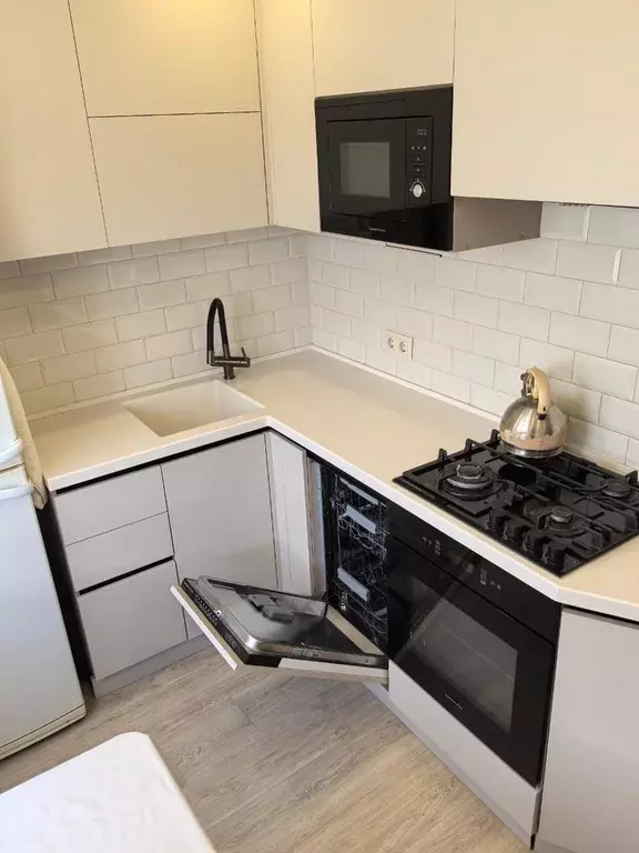 Продаётся 4-к квартира, 69 м - Фото 1