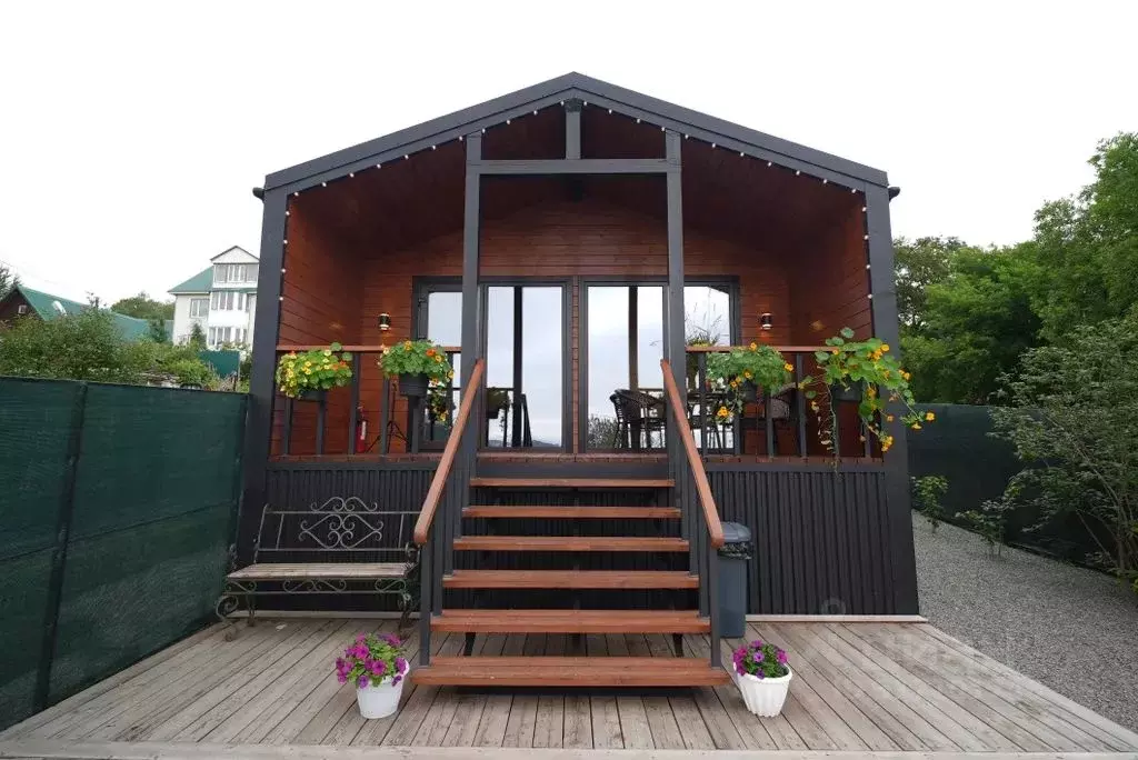 Дом в Камчатский край, Петропавловск-Камчатский Колхозная ул., 12 (54 ... - Фото 1