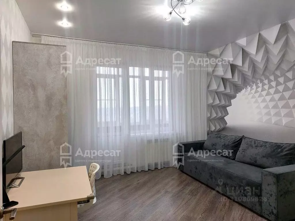 2-к кв. Волгоградская область, Волгоград Ангарская ул., 71 (79.7 м) - Фото 0