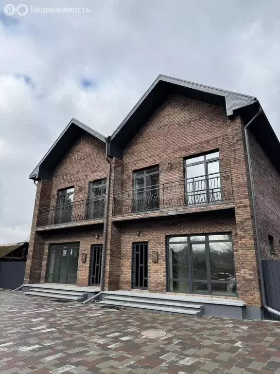 Дом в Майминский район, посёлок Дубровка, Чуйская улица (155 м) - Фото 1