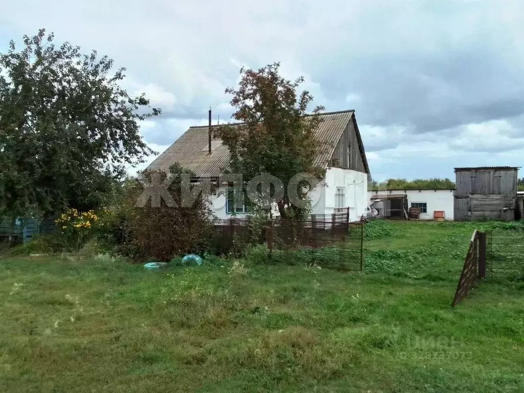 Дом в Алтайский край, Топчихинский район, пос. Труд Советская ул. (82 ... - Фото 1