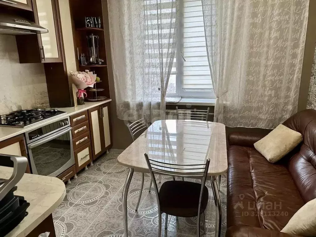 4-к кв. Белгородская область, Белгород ул. Есенина, 26 (84.0 м) - Фото 1