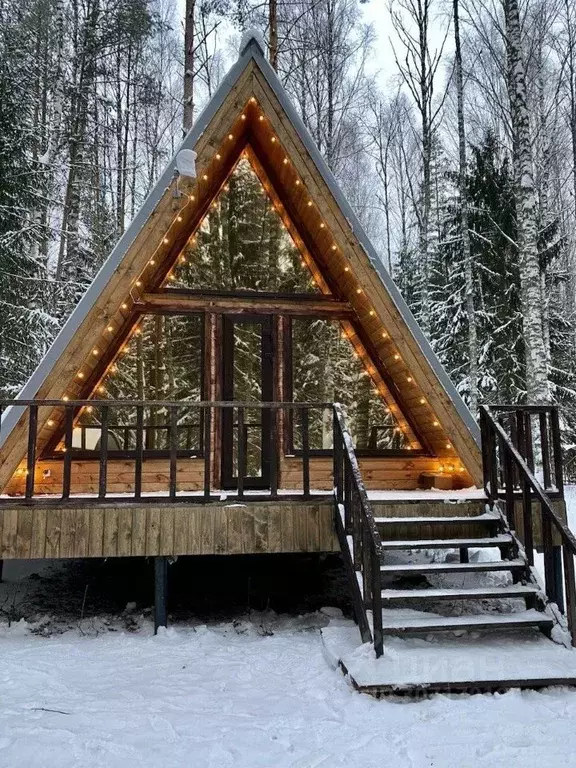 Дом в Ленинградская область, Лужский район, Толмачевское городское ... - Фото 0