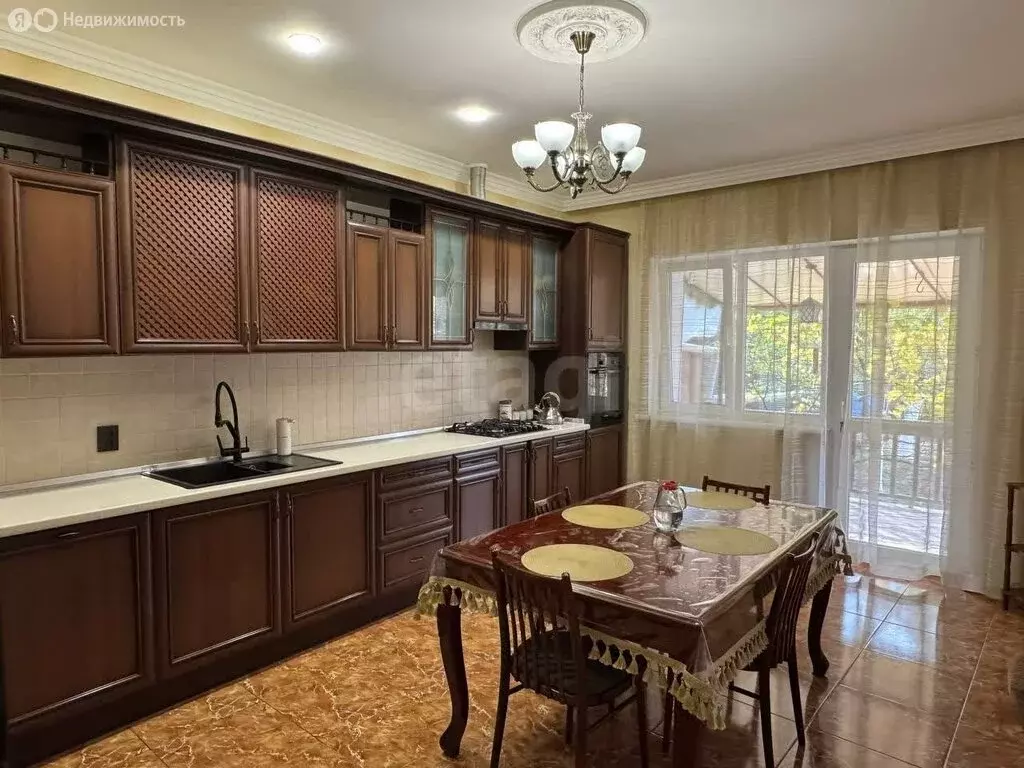 Дом в Симферополь, улица Косухина (290.1 м) - Фото 1