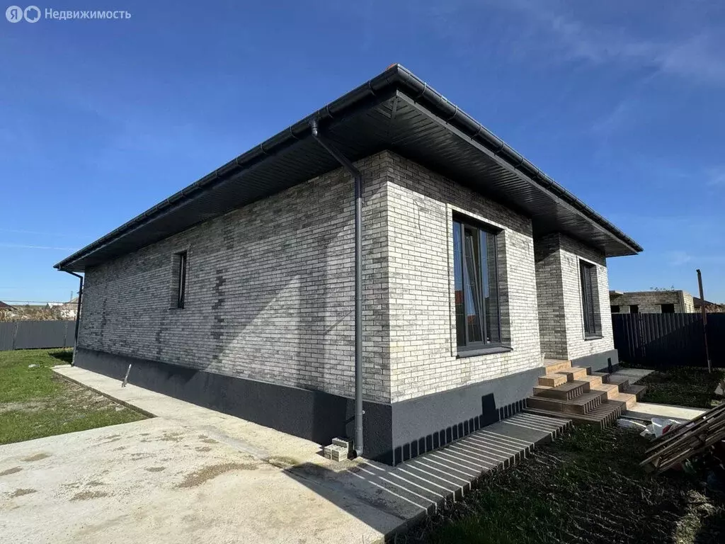 Дом в станица Гостагаевская, Раздольная улица, 15 (100 м) - Фото 1