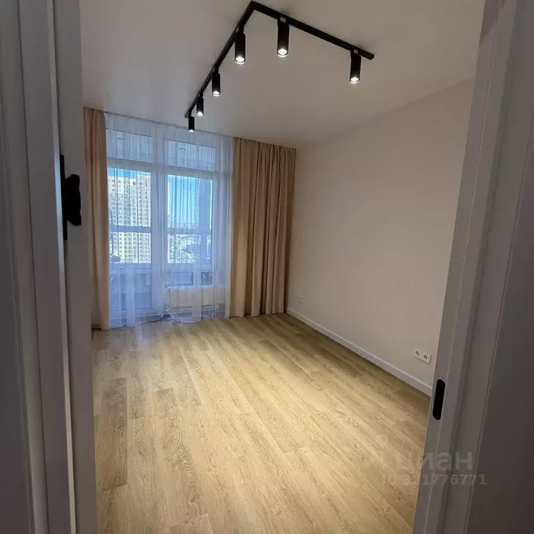 3-к кв. Астраханская область, Астрахань ул. Ахшарумова, 29 (64.0 м) - Фото 2