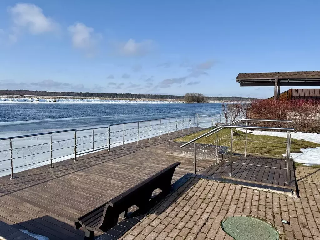 Дом в Ленинградская область, Приозерский район, Запорожское с/пос, д. ... - Фото 1