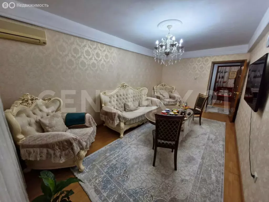 3-комнатная квартира: Махачкала, улица Юсупова, 70 (70 м) - Фото 0