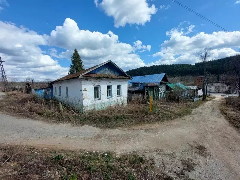 Дом в Свердловская область, Нижние Серги ул. Восстания, 6 (44 м) - Фото 0