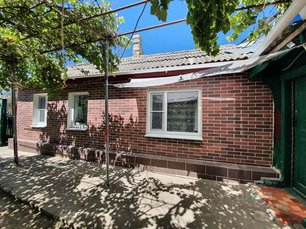 Дом в Краснодарский край, Ейск ул. Кухаренко (60 м) - Фото 1