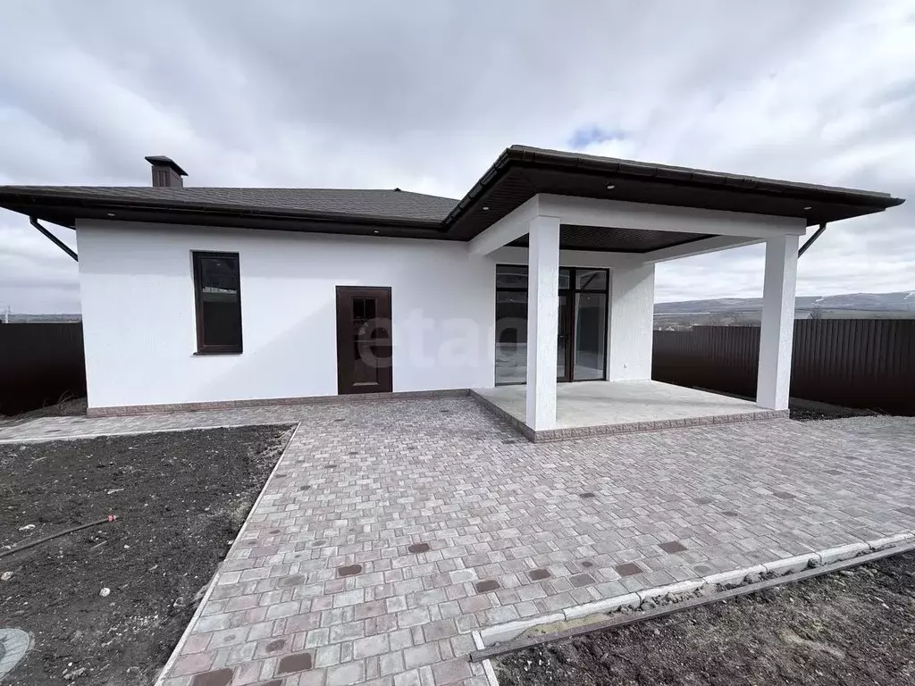 Дом в Крым, Симферопольский район, Трудовское с/пос, с. Денисовка ул. ... - Фото 1