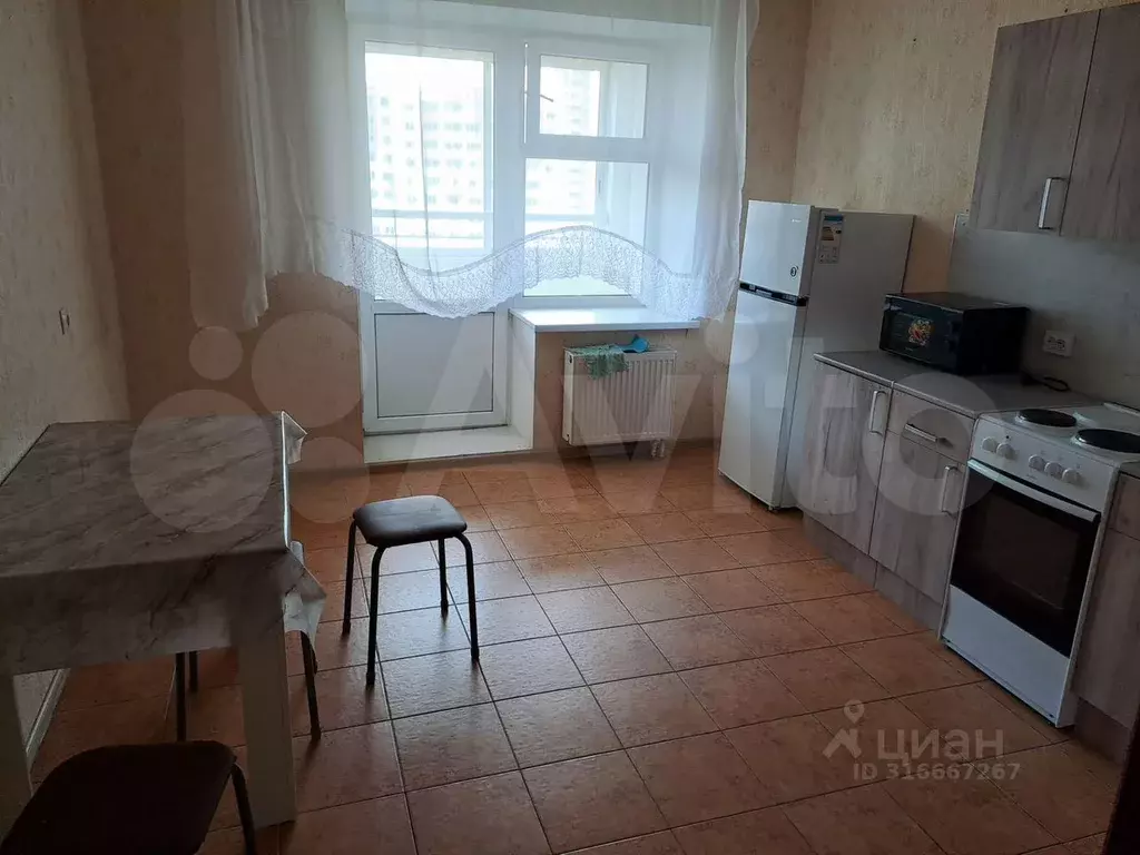 2-к кв. Белгородская область, Старый Оскол Степной мкр, 26 (67.0 м) - Фото 1