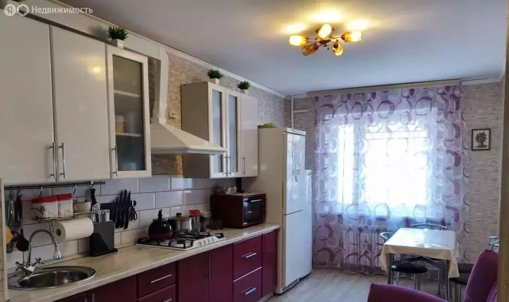 3-комнатная квартира: Энгельс, улица Тельмана, 170 (90 м) - Фото 1