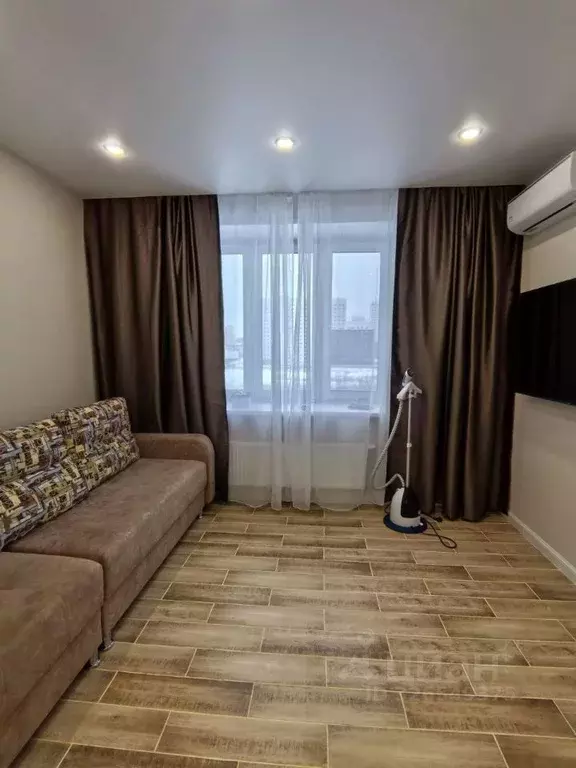 Студия Тюменская область, Тюмень Новгородская ул., 20 (30.0 м) - Фото 1