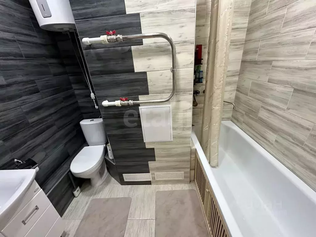 1-к кв. Воронежская область, Воронеж просп. Труда, 72 (40.2 м) - Фото 1