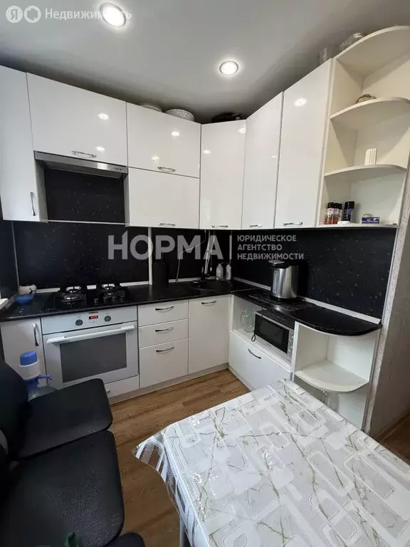 2-комнатная квартира: Октябрьский, улица Фрунзе, 11 (43.7 м) - Фото 0