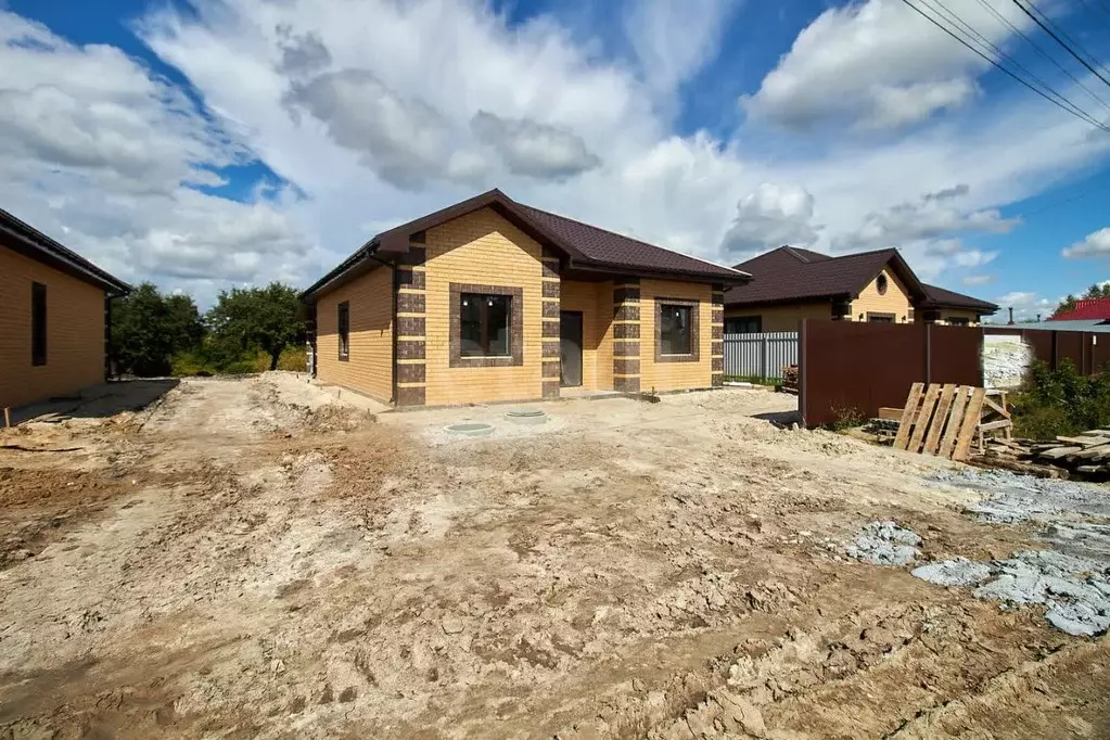 Дом в Тюменская область, Тюмень Гилево мкр, ул. Алексея Маресьева (97 ... - Фото 1