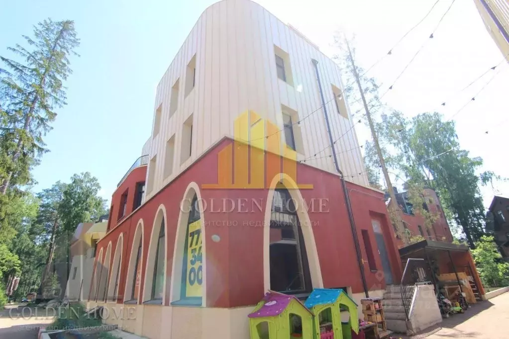 Дом в Санкт-Петербург Поселок Лисий НОС, ул. Песочная, 3 (300 м) - Фото 1