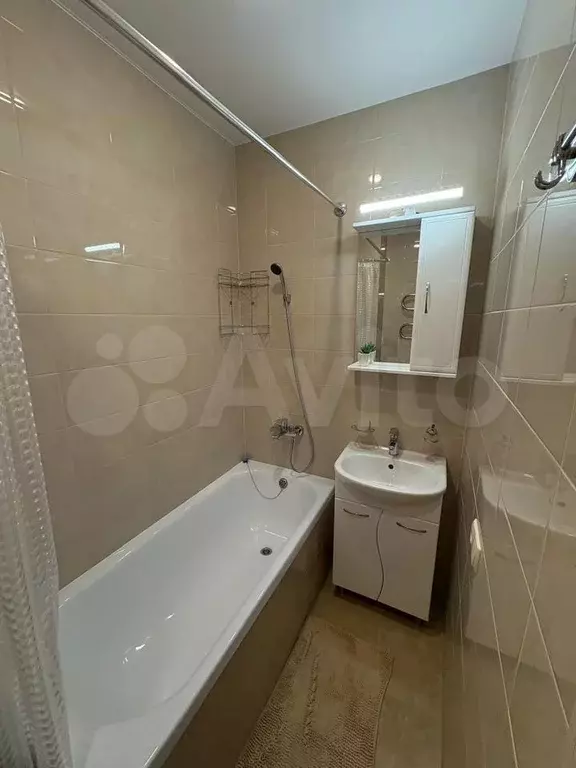 1-к. квартира, 40 м, 1/10 эт. - Фото 0