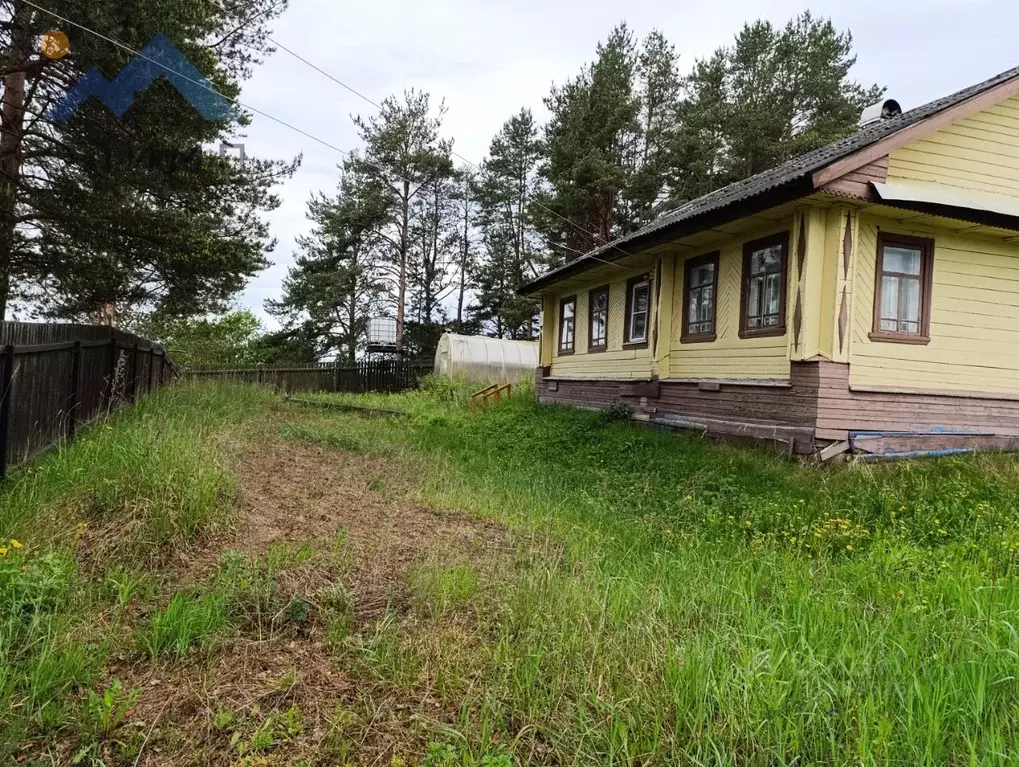 Дом в Вологодская область, с. Сямжа ул. Комсомольская, 8 (50 м) - Фото 1