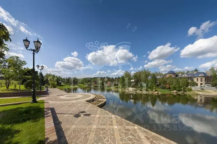 Участок в Московская область, Одинцовский городской округ, д. ... - Фото 2
