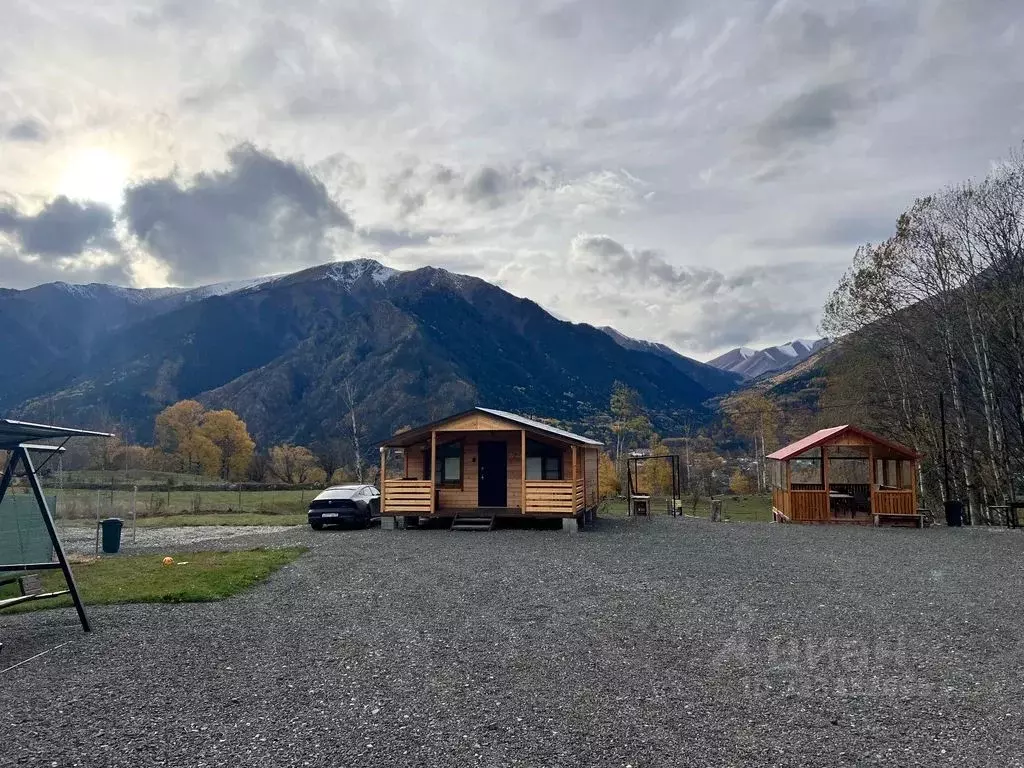 Дом в Карачаево-Черкесия, Теберда Карачаевский городской округ, ул. ... - Фото 1
