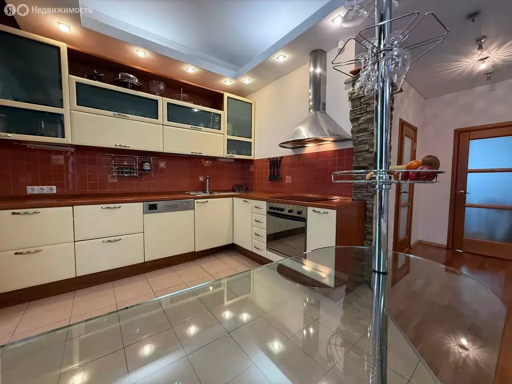 3-комнатная квартира: Иркутск, Украинская улица, 1 (75 м) - Фото 2