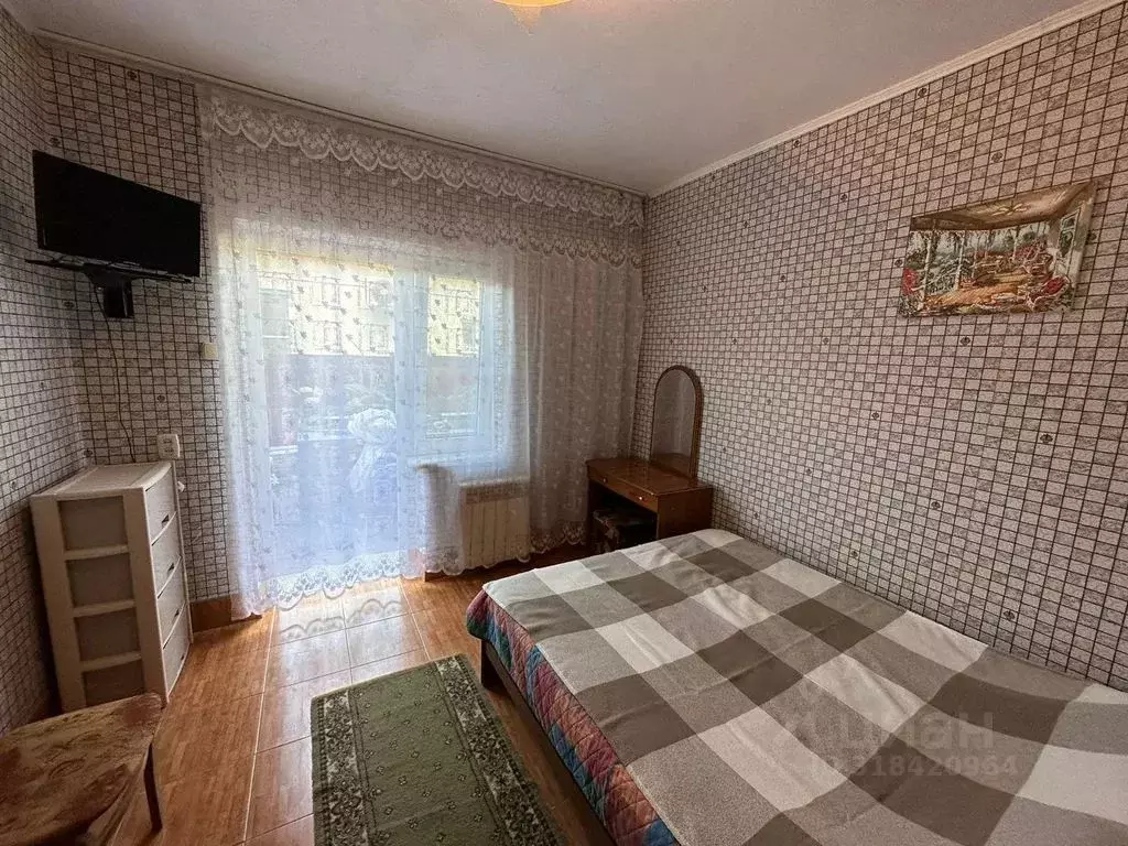 Комната Краснодарский край, Сочи Адлер жилрайон, ул. Дзержинского, 8 - Фото 0